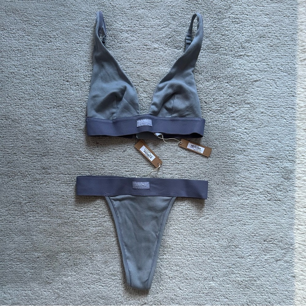 Nwt SKIMS Pacific Cotton Rib Plunge Bralette and Thong Set size XXS - Picture 3 of 6